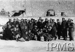 28.12.1941, Tobruk, Libia.
Załoga zatopionego statku SS 