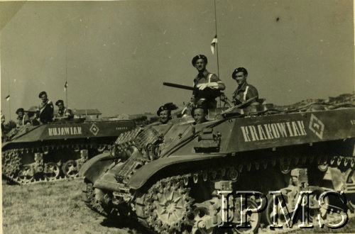 24.07.1945, Villa Conti, Włochy.
II Korpus Polski we Włoszech, wizytacja oddziałów pancernych przez generała Władysława Andersa, załogi czołgów 