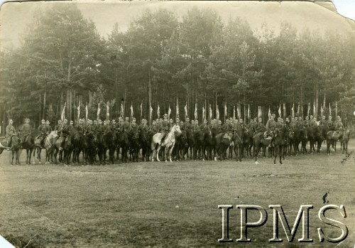 1925-1928, brak miejsca.
I Pułk Ułanów Krechowieckich. Szwadron I-go Pułku Ułanów Krechowieckich.
Fot. Instytut Polski i Muzeum im. gen. Sikorskiego w Londynie