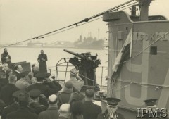 1941-1942, brak miejsca.
Wizyta członków polskiego rządu na pokładzie ORP 