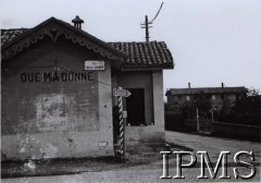 1945, Bolonia (?), Włochy.
Przedmieście wyzwolonego miasta.
Fot. NN, Instytut Polski i Muzeum im. gen. Sikorskiego w Londynie [pudło - różne]