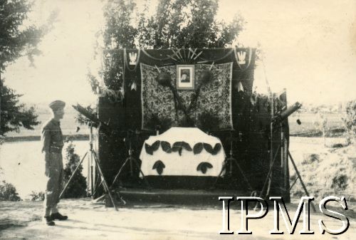 1942, Suzak, Kirgiska Socjalistyczna Republika Radziecka, ZSRR.
Obóz stacjonowania 15 Pułku Piechoty 