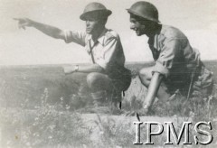 Grudzień 1943, Bechmezzin, Liban.
Komitet redakcyjny biuletynu 5 Wileńskiej Brygady Piechoty 