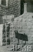 Grudzień 1943, Bechmezzin, Liban.
Znak informujący o drodze do cedrów.
Fot. NN, Kronika 15 Wileńskiego Batalionu Strzelców 