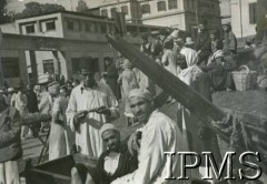Styczeń-luty 1944, Kair, Egipt.
Sprzedawcy na bazarze.
Fot. NN, Kronika 15 Wileńskiego Batalionu Strzelców 