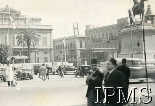 Styczeń-luty 1944, Kair, Egipt.
Plac opery.
Fot. NN, Kronika 15 Wileńskiego Batalionu Strzelców 