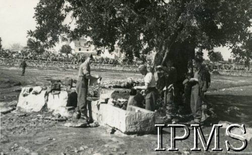 Luty 1944, okolice Taranto, Włochy.
Camp Alexander. Żołnierze 15 Wileńskiego Batalionu Strzelców 