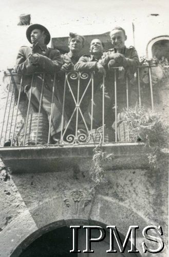 24.03-4.04.1944, Włochy.
Oficerowie 3 kompanii 15 Wileńskiego Batalionu Strzelców 