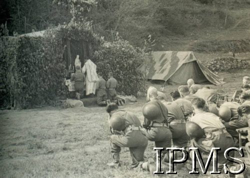 7.05.1944, Viticuso, Włochy.
Modlitwa o zwycięstwo żołnierzy 15 Wileńskiego Batalionu Strzelców 