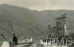 1944, Viticuso, Włochy.
Ruiny zburzonego działaniami wojennymi budynku.
Fot. NN, Kronika 15 Wileńskiego Batalionu Strzelców 