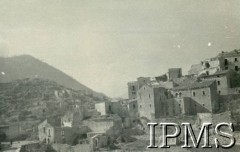 Maj 1944, Viticuso, Włochy.
Wyludnione domy po przejściu frontu.
Fot. NN, Kronika 15 Wileńskiego Batalionu Strzelców 