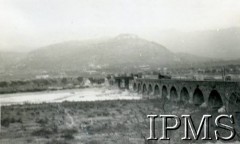 Maj-czerwiec 1944, Włochy.
Most 25 łuków na rzece Volturno.
Fot. NN, Kronika 15 Wileńskiego Batalionu Strzelców 