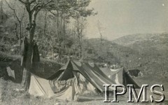 1944, okolice Jelsi, Włochy.
Namioty w obozie żołnierzy 15 Wileńskiego Batalionu Strzelców 