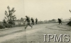 Lipiec 1944, Montoro, Włochy.
Żołnierze 4 kompani 15 Wileńskiego Batalionu Strzelców 