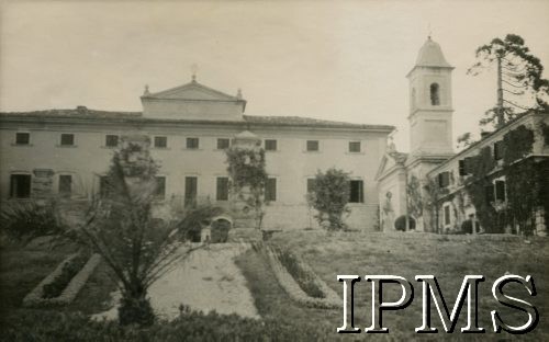 Lipiec 1944, Monte Polesco, Włochy.
Widok na pałac. Miasteczko zostało zdobyte przez 15 Wileński Batalion Strzelców 