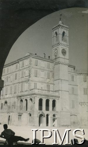 Sierpień 1944, Ripe, Włochy.
Widok na pałac. Miasteczko zostało zdobyte przez 15 Wileński Batalion Strzelców 