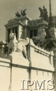 Wrzesień 1944, Rzym, Włochy.
Widok na pomnik Wiktora Emanuela II.
Fot. NN, Kronika 15 Wileńskiego Batalionu Strzelców 