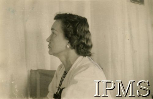 1942-1946, Ifunda, Tanganika. 
Osiedle dla polskich uchodźców w Afryce Wschodniej. Zofia Bandurska, kierownik Referatu Kulturalno-Oświatowego.
Fot. NN, kolekcja: Osiedla polskie w Afryce, Instytut Polski i Muzeum im. gen. Sikorskiego w Londynie