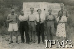 1944, Masindi, Uganda.
Osiedle dla polskich uchodźców. Mieszkańcy osiedla.
Fot. NN, kolekcja: Osiedla polskie w Afryce, Instytut Polski i Muzeum im. gen. Sikorskiego w Londynie