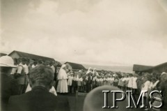 2.12.1945, Rongai, Kenia. 
Osiedle dla polskich uchodźców. Imieniny siostry Aliny.
Fot. NN, kolekcja: Osiedla polskie w Afryce, Instytut Polski i Muzeum im. gen. Sikorskiego w Londynie