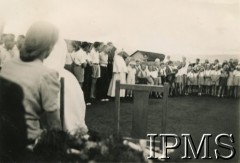 2.12.1945, Rongai, Kenia. 
Osiedle dla polskich uchodźców. Imieniny siostry Aliny.
Fot. NN, kolekcja: Osiedla polskie w Afryce, Instytut Polski i Muzeum im. gen. Sikorskiego w Londynie