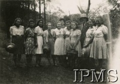 1945-1947, Rongai, Kenia. 
Mieszkańcy osiedla dla polskich uchodźców.
Fot. NN, kolekcja: Osiedla polskie w Afryce, Instytut Polski i Muzeum im. gen. Sikorskiego w Londynie