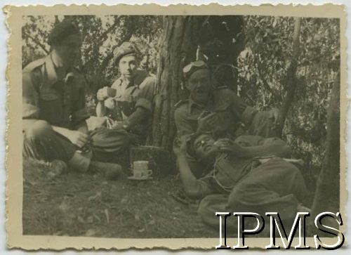 1944, Włochy.
2 Korpus Polski podczas kampanii włoskiej. Podpis oryginalny: 