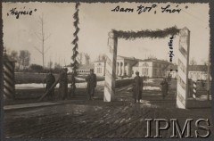 1920-1939, Lwów, Polska.
Brama koszar Batalionu Korpusu Ochrony Pogranicza 