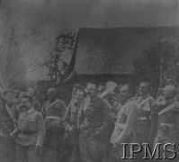 1916, Wołyń.
Józef Piłsudski w gronie Beliniaków - kawalerzystów 1 Pułku Ułanów Legionów Polskich.
