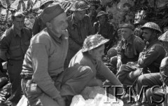 Maj 1944, Cassino, Włochy.
Żołnierze przed walką. Oryginalny podpis: 