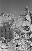 Maj 1944, Cassino, Włochy.
Miasto w ruinach.
Fot. por. Ostrowski, Instytut Polski im. Gen. Sikorskiego w Londynie [album negatywowy L-II Monte Cassino] - płachta 5