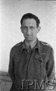 Marzec 1942, Jangi-Jul, Uzbekistan, ZSRR.
Stumer - kinomechanik (w 1943 roku zdezerterował do kibucu w Palestynie).
Fot. Stanisław Lipiński, Instytut Polski im. Gen. Sikorskiego w Londynie [album negatywowy A-I ROSJA] - płachta 22