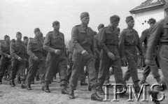 Marzec 1942, Jangi-Jul, Uzbekistan, ZSRR.
Szeregi żołnierskie w marszu.
Fot. Stanisław Lipiński, Instytut Polski im. Gen. Sikorskiego w Londynie [album negatywowy A-I ROSJA] - płachta 22