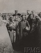 1915-1916, brak miejsca.
Z okazji święta, żołnierz rosyjski przybył w gości z okopów rosyjskich. Nazywano takich 