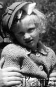Maj 1944, Punżanki, Wileńskie woj.
Barbara Szendzielarz, córka rtm Zygmunta Szendzielarza 