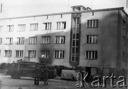 25.06.1976, Radom. 
Wydarzenia radomskie - czerwiec 1976. Widok budynku KW PZPR od strony ulicy 1-go Maja.
Fot. NN, zbiory Ośrodka KARTA [sygn. OK 010595]

