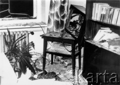 25.06.1976, Radom. 
Wydarzenia radomskie - czerwiec 1976. Wnętrza budynku KW PZPR - jeden ze zdemolowanych pokoi na piętrze.
Fot. NN, zbiory Ośrodka KARTA [sygn. OK 010620]

