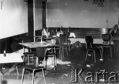 25.06.1976, Radom. 
Wydarzenia radomskie - czerwiec 1976. Zdemolowane wnętrza w budynku KW PZPR - stołówka.
Fot. NN, zbiory Ośrodka KARTA [sygn. OK 010636]

