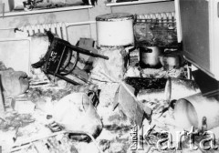 25.06.1976, Radom. 
Wydarzenia radomskie - czerwiec 1976. Zdemolowane wnętrza w budynku KW PZPR - kuchnia.
Fot. NN, zbiory Ośrodka KARTA [sygn. OK 010642]

