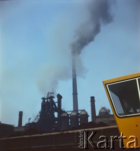 Lata 70., Kraków, Polska.
Teren Kombinatu Metalurgicznego Huty im. Lenina. 
Fot. Stanisław Gawliński, zbiory Ośrodka KARTA