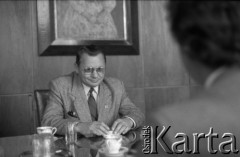 1987, Kraków, Polska.
Edward Pietrzak, w latach 1982-1988 dyrektor Fabryki Samochodów Osobowych (FSO).
Fot. Stanisław Gawliński, zbiory Ośrodka KARTA