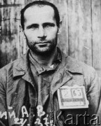 1937, ZSRR.
Adam Bronikowski, rozstrzelany w czasie Wielkiej Czystki, portret więzienny.
Fot. zbiory Ośrodka KARTA.
 
