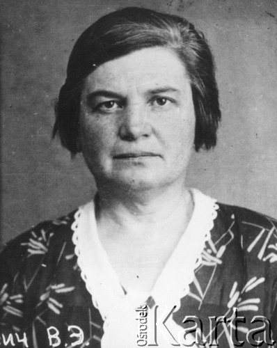 1937, ZSRR.
 Barbara Budkiewicz, rozstrzelana 21 sierpnia 1937 w czasie Wielkiej Czystki, portret więzienny.
 Fot. zbiory Ośrodka KARTA.
   
