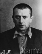 1936-1938, ZSRR.
M. J. Sakowski, rozstrzelany podczas Wielkiej Czystki, portret więzienny.
Fot. NN, zbiory Ośrodka KARTA
 
