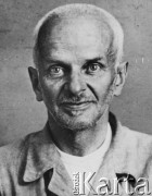 1936-1938, ZSRR.
Emeryk Rożen-Andriejew, rozstrzelany w czasie Wielkiej Czystki, portret więzienny.
Fot. NN, zbiory Ośrodka KARTA
 
