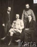 1915, Wiedeń, Austro-Węgry.
Portret we wnętrzu, od lewej: H. Śliwiński, Józef Piłsudski, Walery Sławek i M. Sokolnicki.
Fot. NN, zbiory Instytutu Józefa Piłsudskiego w Londynie