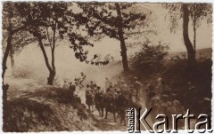 Maj 1915, Konary.
Legioniści I Brygady w marszu spod Konar.
Fot. NN, zbiory Instytutu Józefa Piłsudskiego w Londynie
