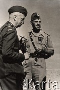 1943, Bliski Wschód.
Naczelny Wódz Polskich Sił Zbrojnych gen. Kazimierz Sosnkowski i dowódca 2 Korpusu Polskiego gen. Władysław Anders.
Fot. NN, zbiory Instytutu Józefa Piłsudskiego w Londynie
