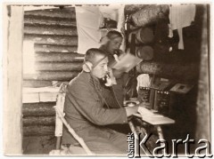 1916, Wołyń.
Centrala telefoniczna przy sztabie I Brygady Legionów.
Fot. NN, zbiory Instytutu Józefa Piłsudskiego w Londynie