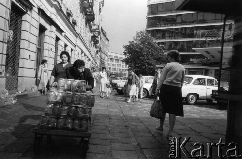 1986, Warszawa, Polska.
Ulica Bracka.
Fot. Kacper Mirosław Krajewski, zbiory Ośrodka KARTA